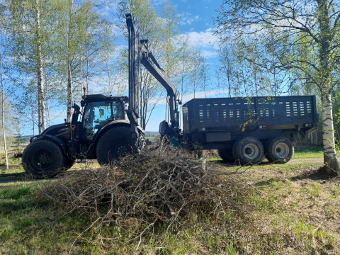 Valtra N175